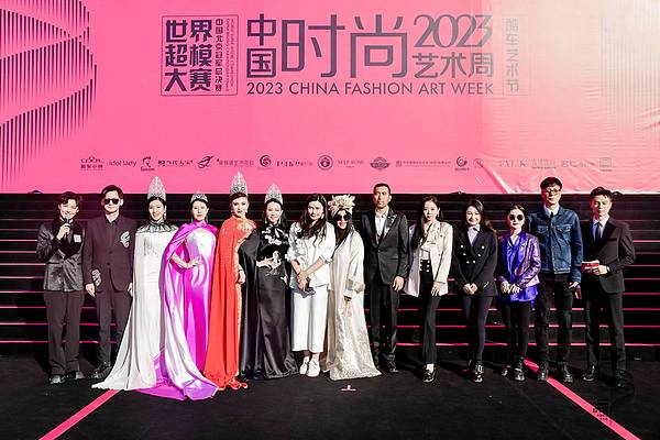 2025年金融大战：草根散户能否掀翻华尔街巨鳄？
